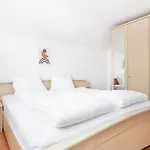Bright&cozy Flat+balcony Near Airport Free Parking