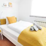 Bright&cozy Flat+balcony Near Airport Free Parking Appartement