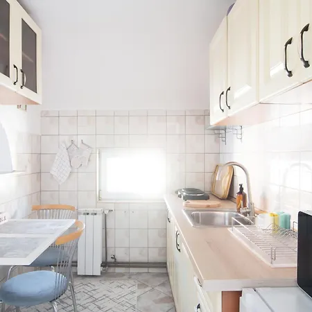 Apartment Bright&cozy Flat+balcony Near Airport Free Parking *