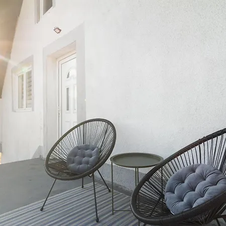 Bright&cozy Flat+balcony Near Airport Free Parking Διαμέρισμα