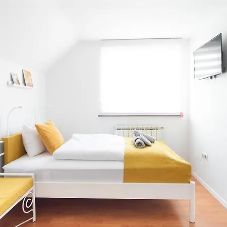 Bright&cozy Flat+balcony Near Airport Free Parking Sarajevo