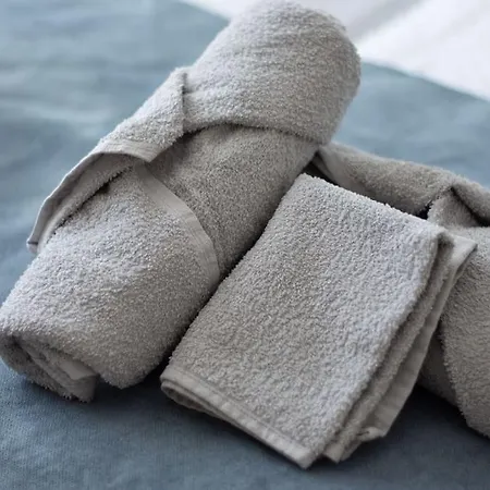 Bright&cozy Flat+balcony Near Airport Free Parking