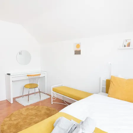 公寓 Bright&cozy Flat+balcony Near Airport Free Parking 塞拉耶佛